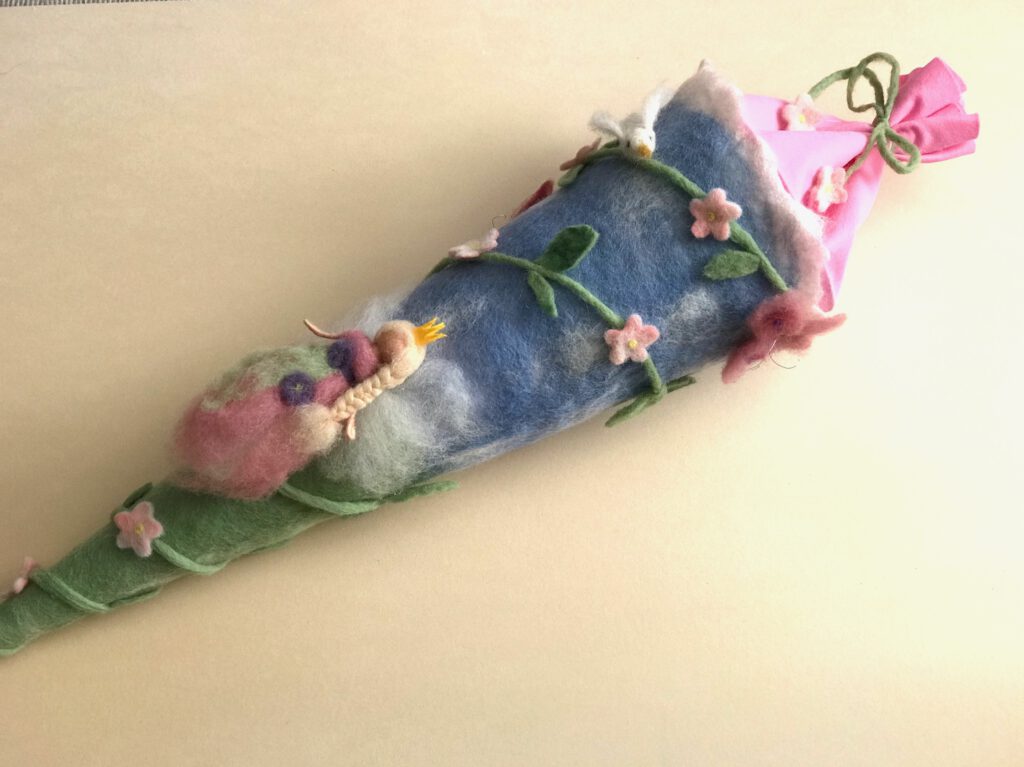 filz Schultüte Fee mit Blumen