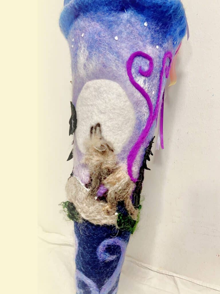 schultüte mit heulendem Wolf
